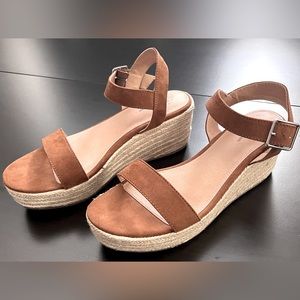 Perfect for summer! Casual Suede wedges, never been worn!